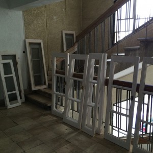 Veliko oken na stopnišču
